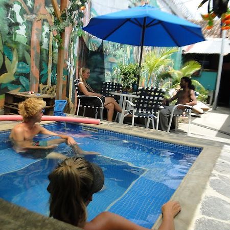 Hostal Mochilas Гранада Экстерьер фото