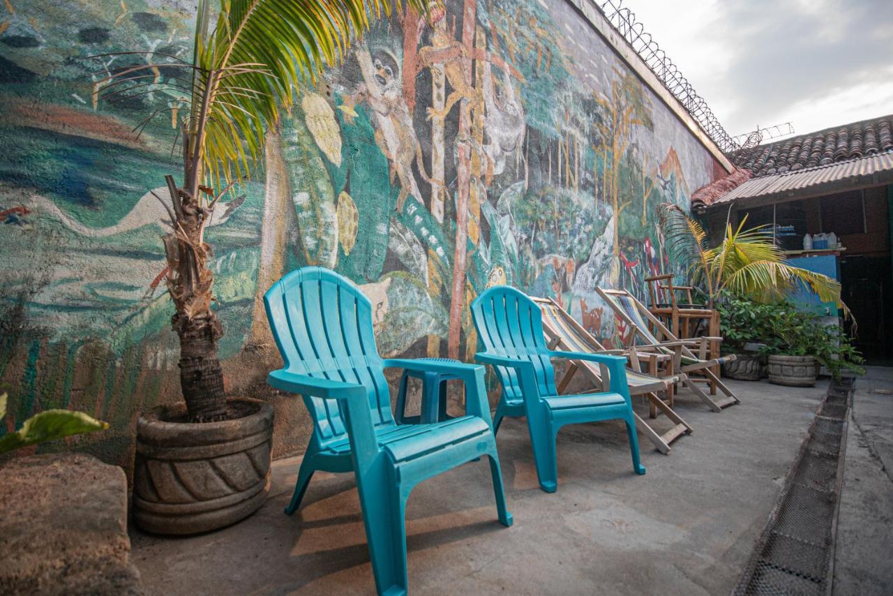 Hostal Mochilas Гранада Экстерьер фото