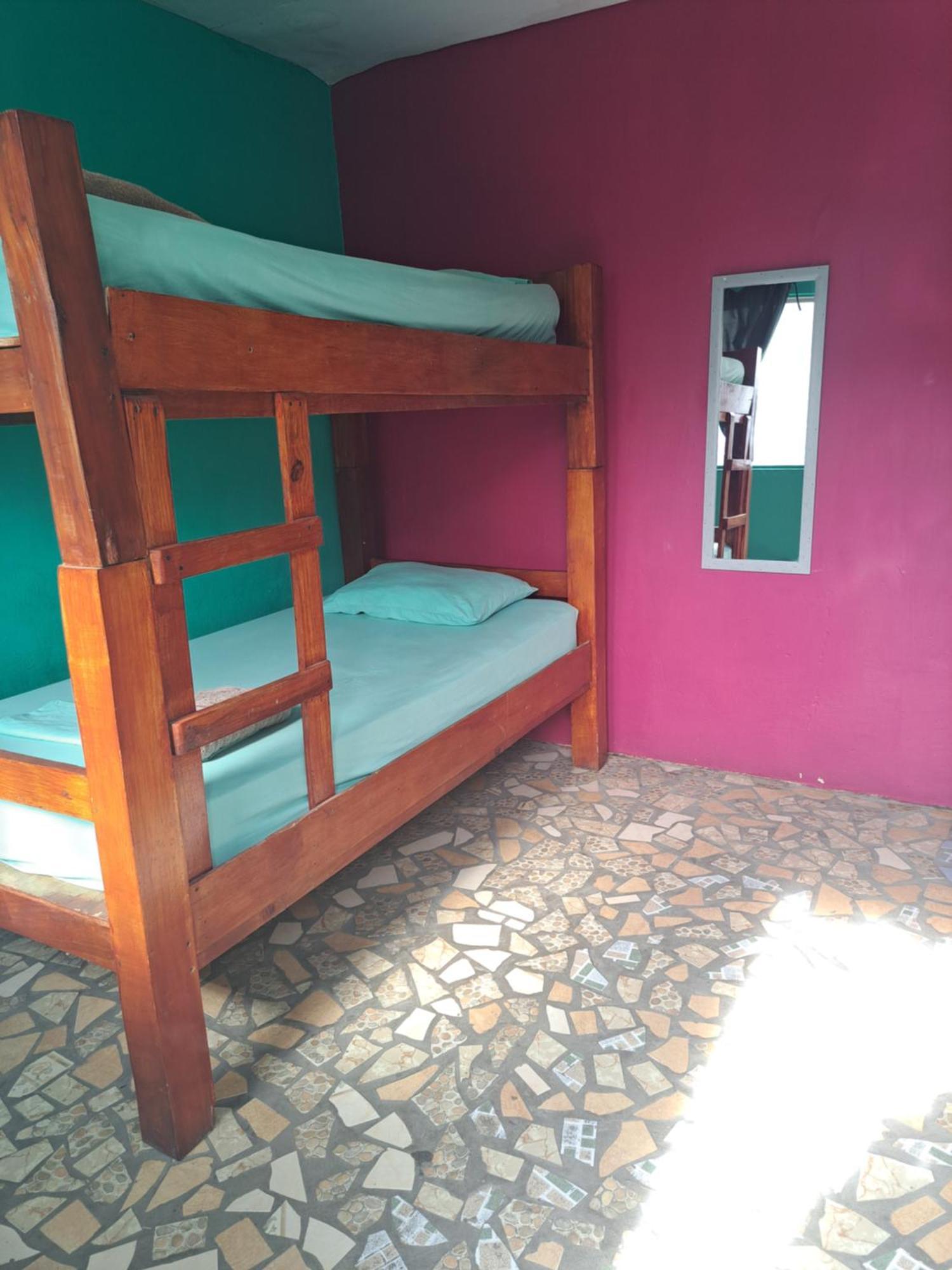 Hostal Mochilas Гранада Номер фото