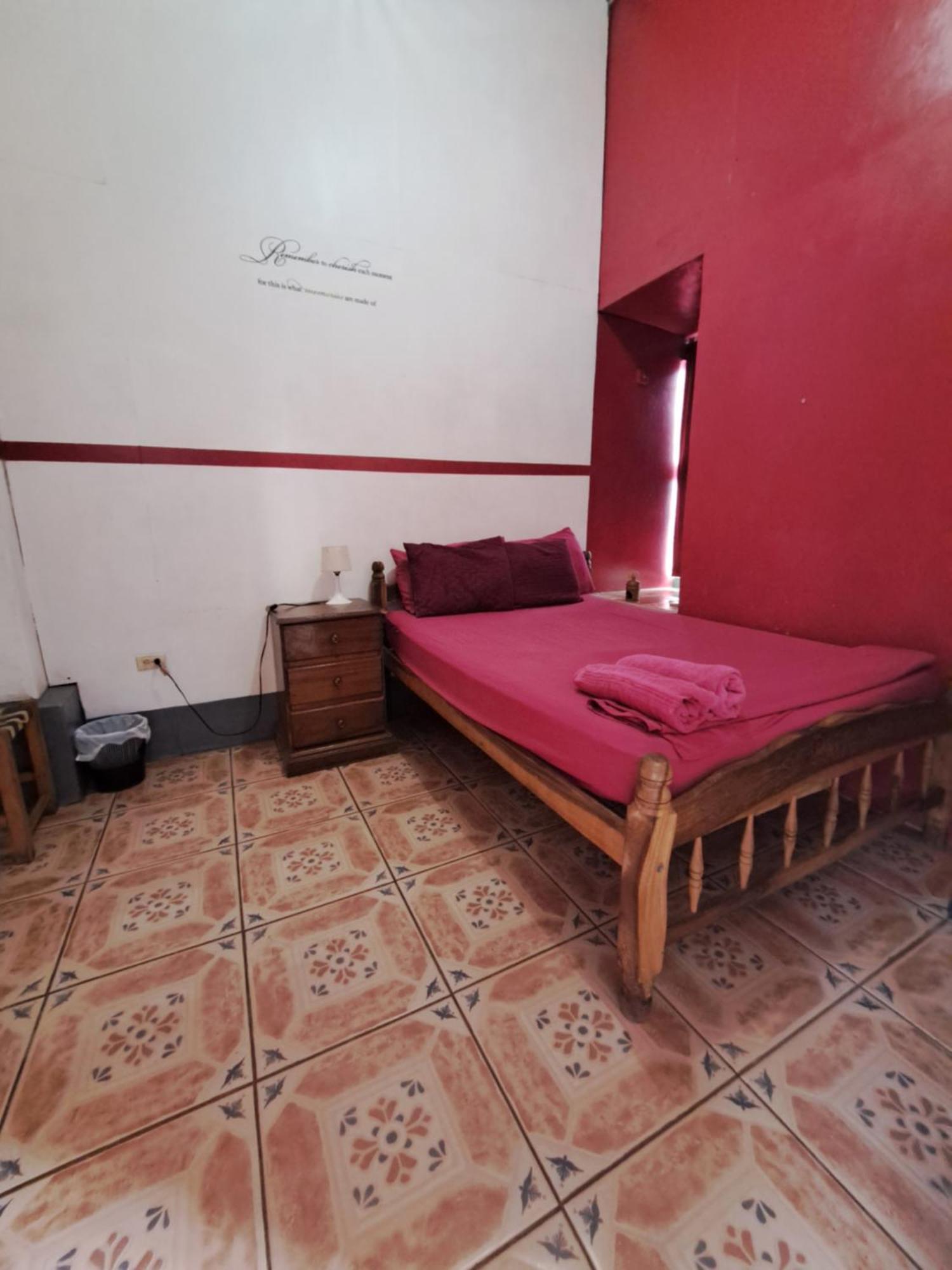 Hostal Mochilas Гранада Номер фото