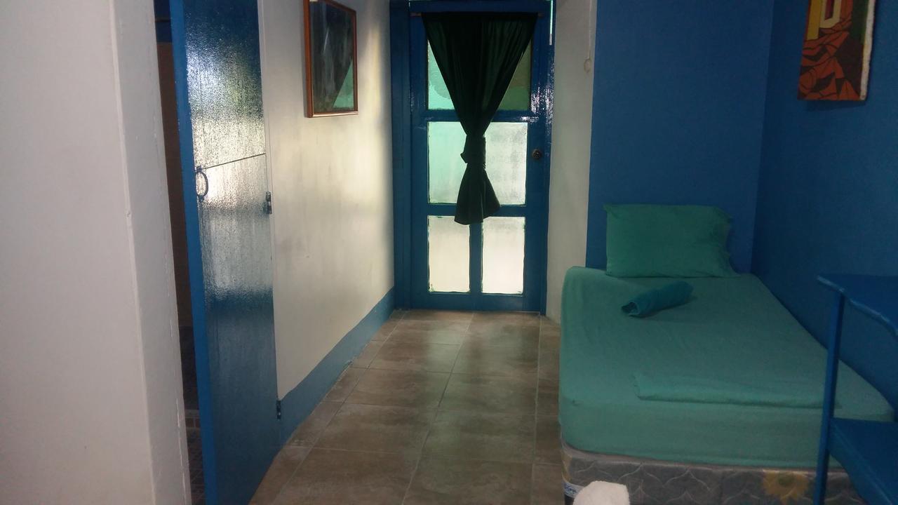 Hostal Mochilas Гранада Экстерьер фото